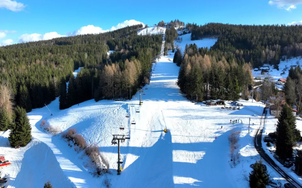 Skiaréna Jizerky - bezpečnější lyžování pro děti na Tanvaldském Špičáku