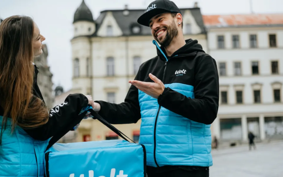  Wolt nově rozváží jídlo i po Jablonci. První dva týdny potěší dopravou zdarma