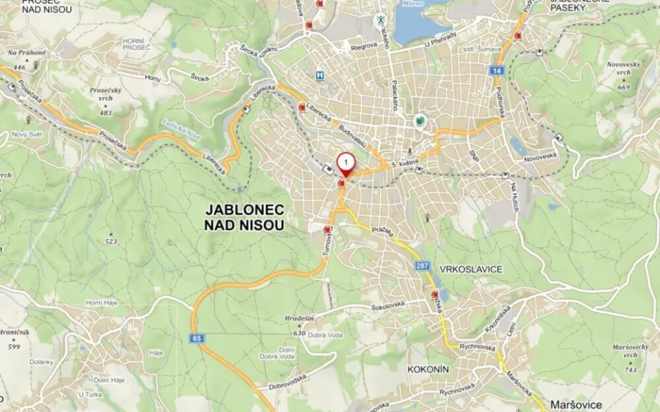 Místo opravy mostu přes železnici.