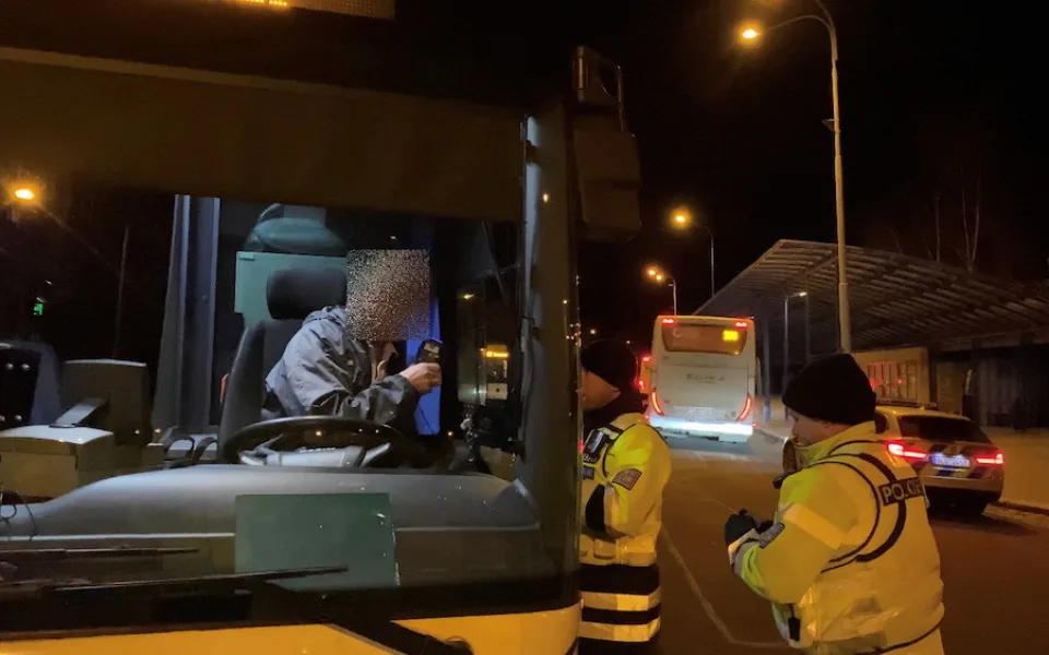 Policisté kontrolovali řidiče autobusů a tramvají. Dva z nich nadýchali
