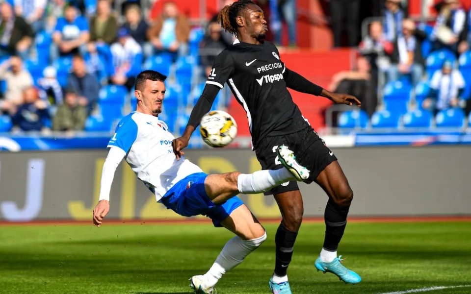 Slovan ani tentokrát nevyhrál. Na Baníku vyválčil v oslabení bod