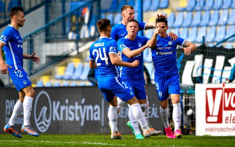 Slovan porazil Brno 3:1 a pět zápasů neprohrál. Dvěma góly se předvedl Frýdek