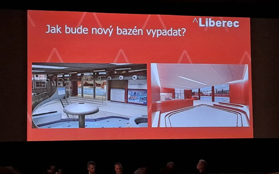 Veřejnost si mohla vyslechnout při prezentaci, co se chystá s bazénem.