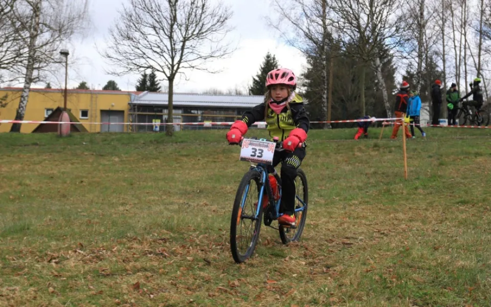 Loňský cyklistický závod ve Vratislavicích.