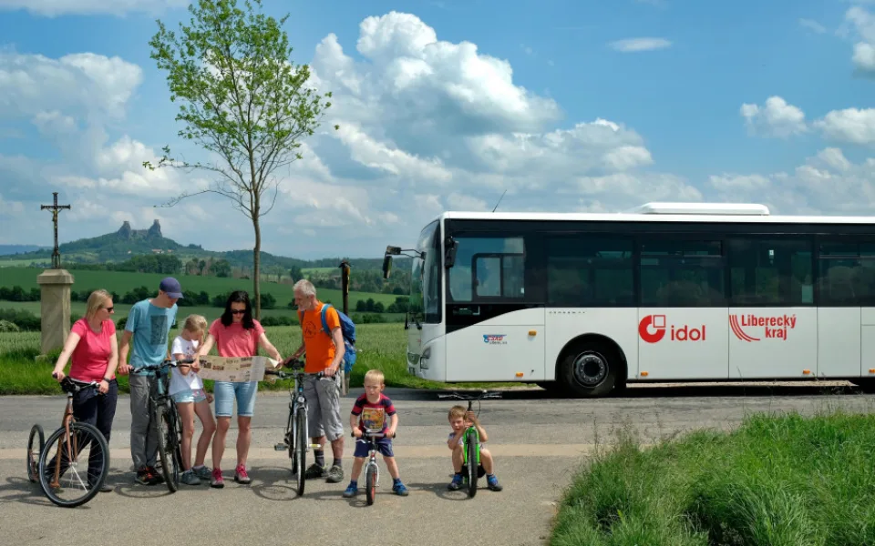 Cyklobusy křižují i Český ráj.