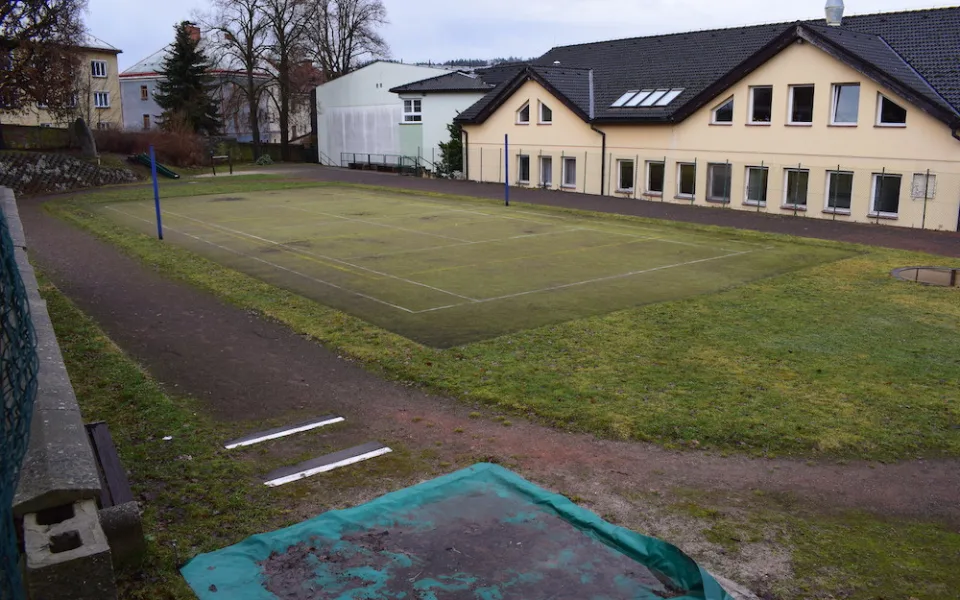 Dotaci škola využije na opravu hřiště