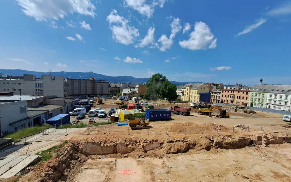 Kvůli stavbě nového pavilonu nemocnice se uzavřou okolní ulice.