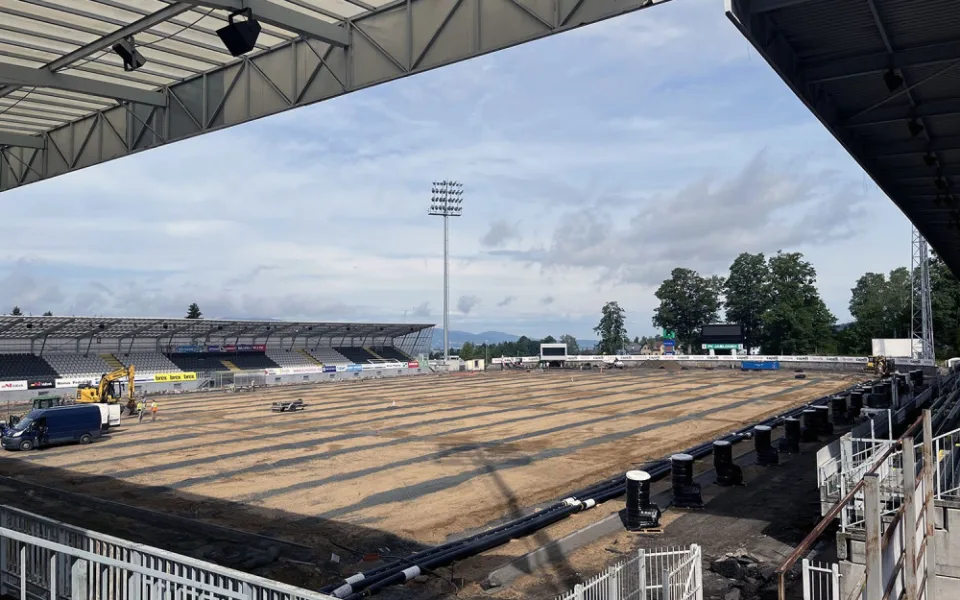 Rekonstrukce stadionu Střelnice.