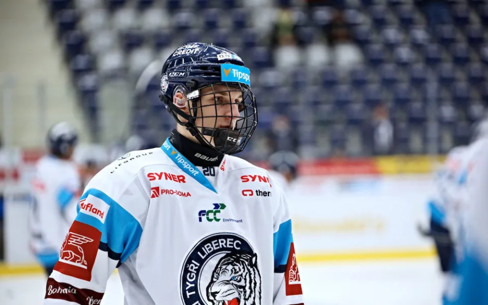 Po draftu i smlouva. Liberecký odchovanec Jakub Dvořák podepsal s Kings nováčkovský kontrakt