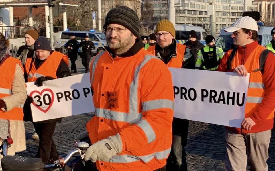 Třicítka je jen začátek, naše akce se budou stupňovat. Vězení se nebojím, říká aktivista Arne Springorum