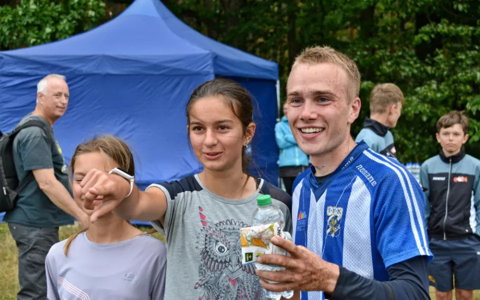 Norský závodník Kasper Fosser po doběhu jedno ze závodů.