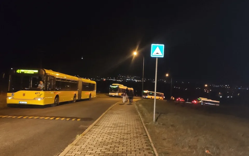 Autobusy na Benátské najezdily přes tři a půl tisíce kilometrů. Svezly tisíce lidí