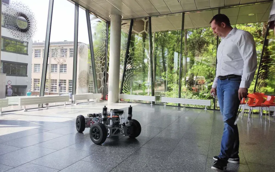 Liberečtí vědci vyvinuli autonomní elektromobil, řadí ho k nejlepším projektům EU