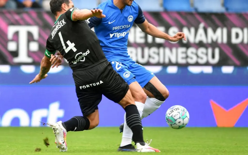 Slovan v nastavení inkasoval a s Bohemians prohrál. Rozhodl Kozák