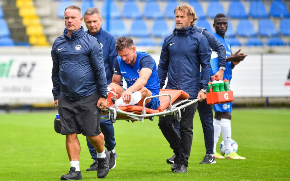 Slovan přišel o stopera Plechatého. Přetrhl si vaz v koleni