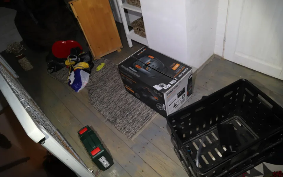Půl roku vykrádali rodinné domy i chaty. Na veterinu si přišli pro peníze za léčení psa