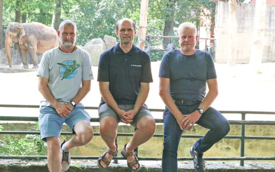 Zleva ředitel Zoo v Liberci David Nejedlo, výkonný ředitel Photon Water Petr Kvapil a Tomáš Lederer z CXI TUL.