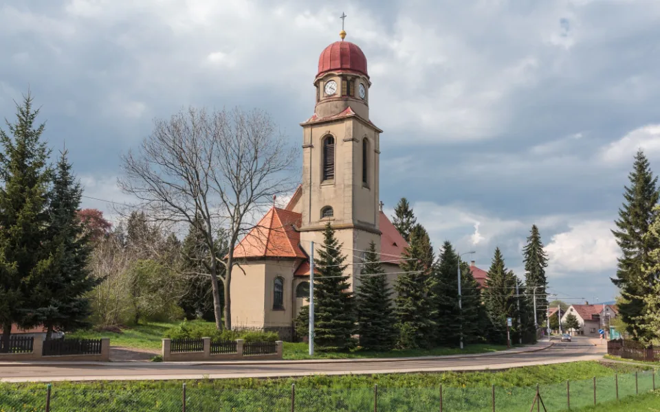Kostel sv. Bonifáce v Hanychově.