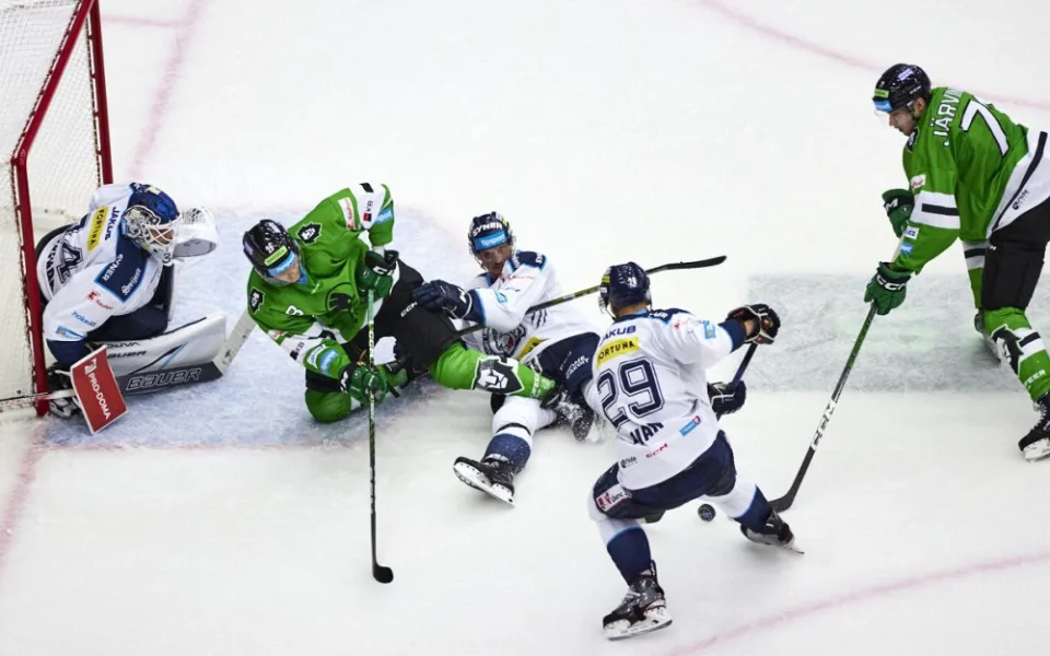Vlach rozhodl derby s Boleslaví, Tygři berou první výhru
