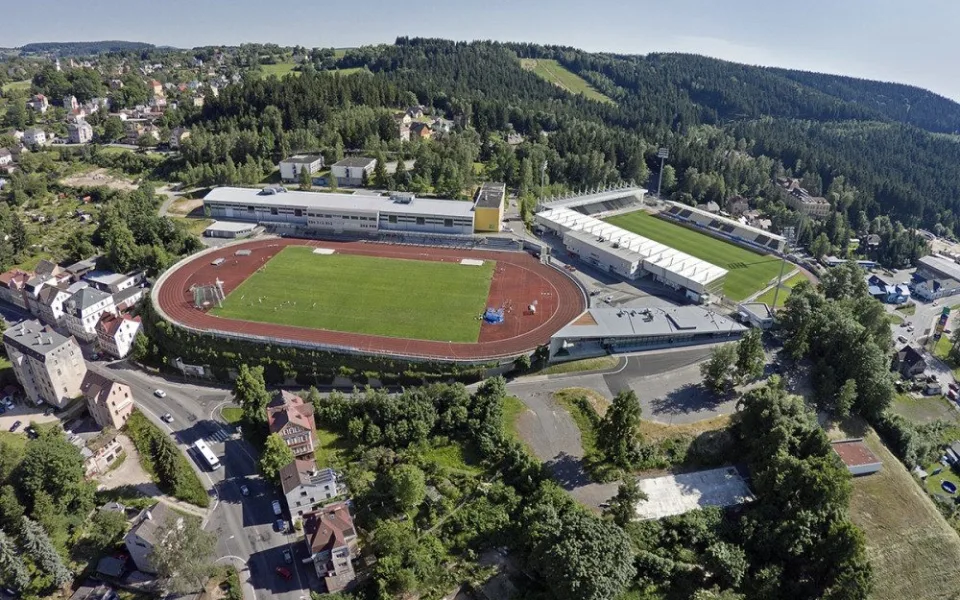 Atletický stadion na Střelnici v Jablonci nad Nisou.