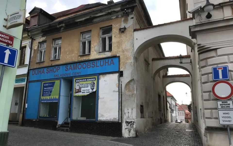 Česká Lípa koupí chátrající dům v sousedství radnice na náměstí