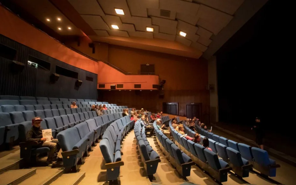 Kino v budově jablonecké radnice.