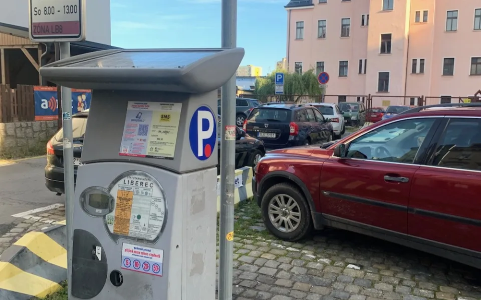 Zdražení má zlepšit parkování v centru Liberce. Situace se nezmění, jen vytahá z lidí více peněz, kritizuje opozice