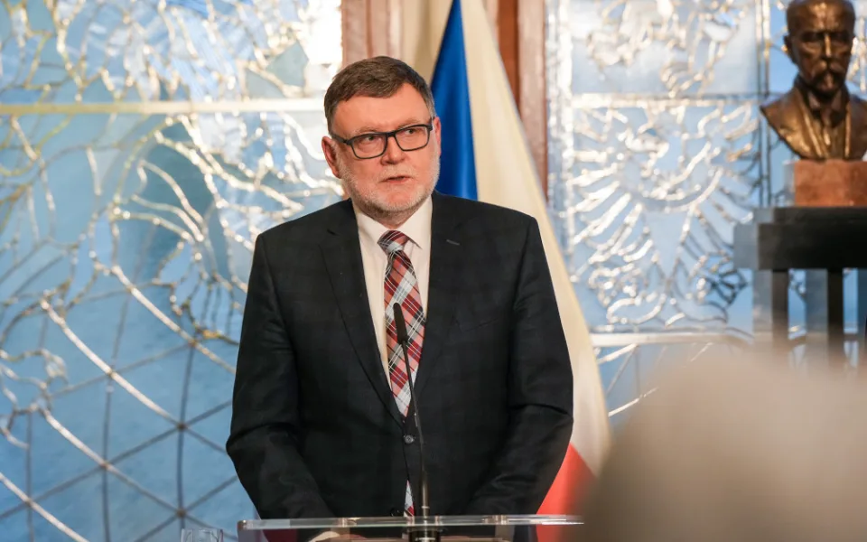 Stanjurův úřad vyhodnotil, že Česko bude brzy připravené na euro. Přesto ho doporučuje odmítnout