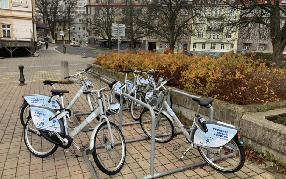 POLITICKÁ KORIDA: Zůstanou sdílená kola v Liberci i příští rok?