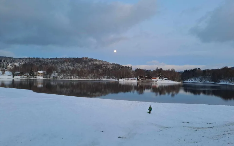 Okolí přehrady a Tajvan.