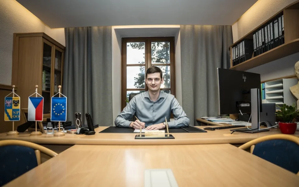 Komunikace politiků musí být autentická. Vypadá vtipně, když se snaží ze sebe udělat influencera, říká nejmladší starosta
