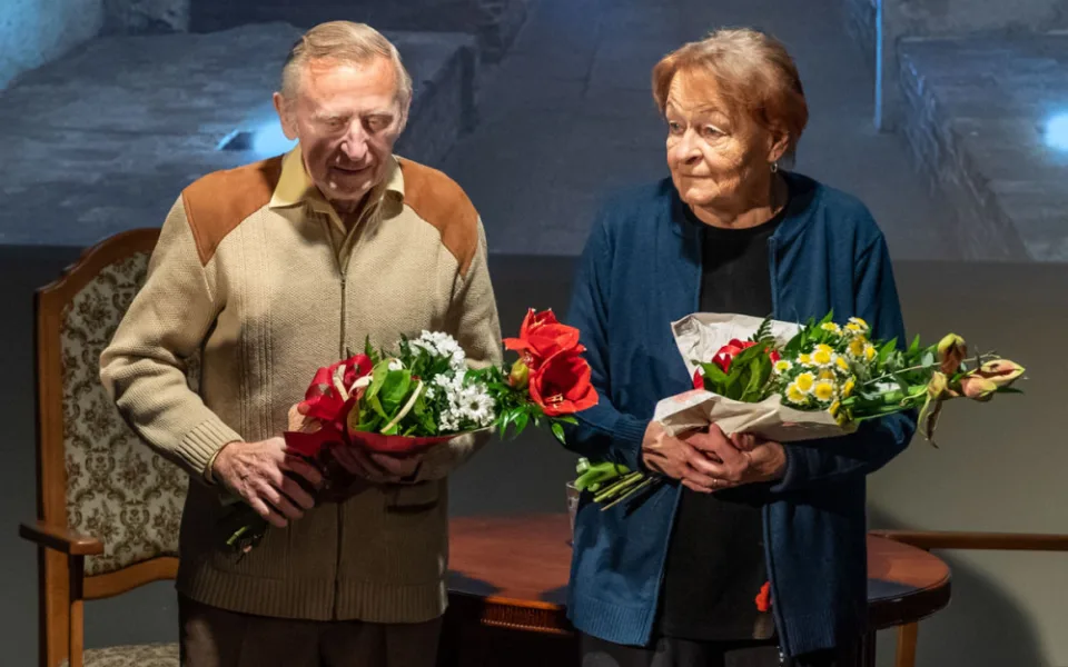 Ocenění Osobnost Českodubska obdržel učitelský pár. Manželům Steinbauerovým gratulovaly dvě stovky lidí
