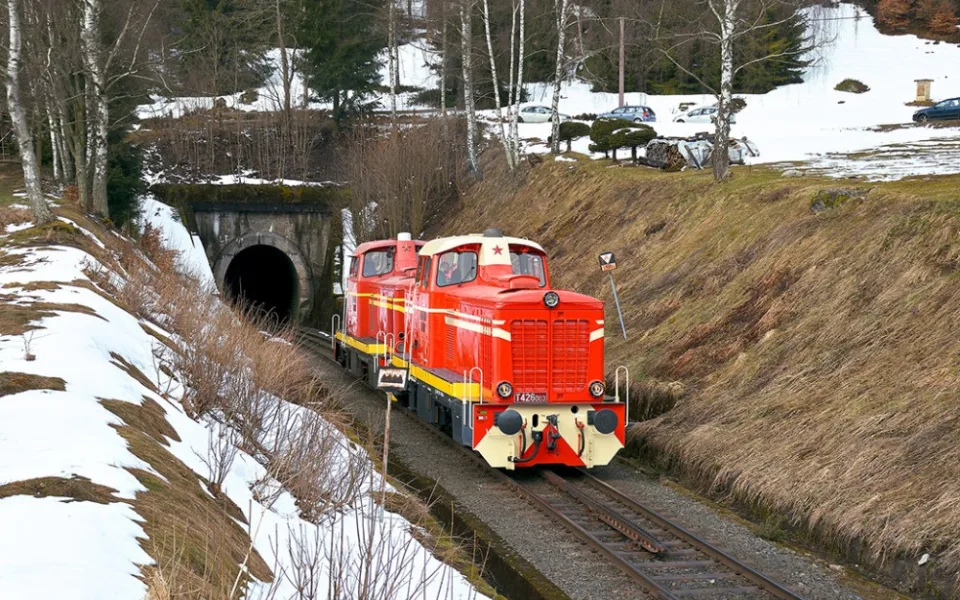 Nostalgické jízdy na zubačce.