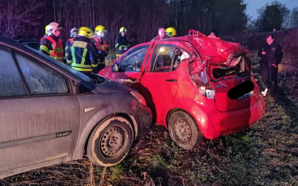 Silnice v Libereckém kraji pokryla ledovka. Hodně se bouralo