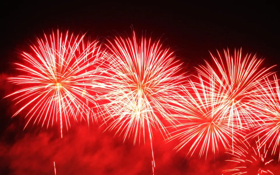 Ohňostroje někde zrušili, jinde zůstávají. Primátoři vyzvali veřejnost k oslavám bez zábavní pyrotechniky