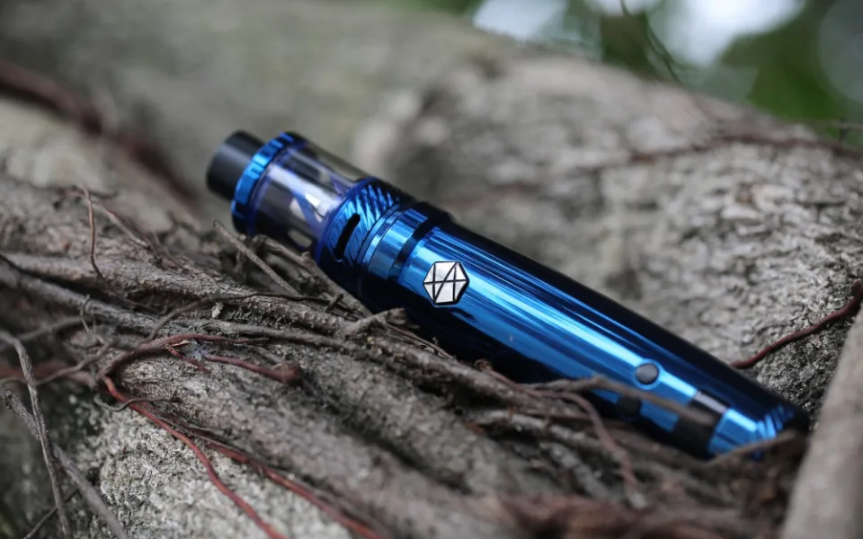 Použité e-cigarety do klasických kontejnerů nepatří. Přes 80 procent kuřáků je ale nerecykluje
