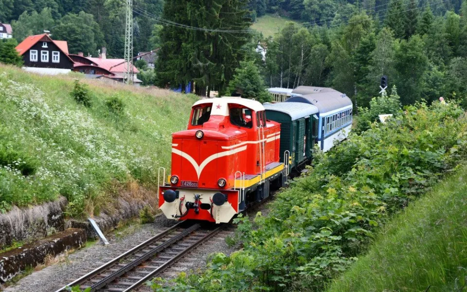 Ozubnicová trať mezi Tanvaldem a Kořenovem.