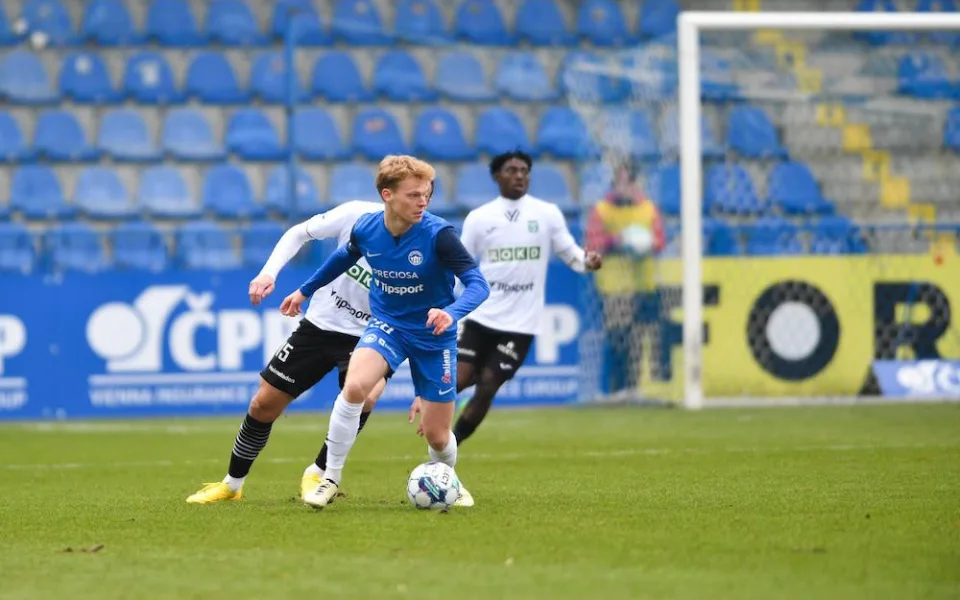 Slovan porazil Karvinou 1:0. V závěru rozhodl z penalty Rabušic