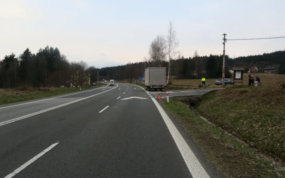 Policisté na Jablonecku hledají svědky dopravní nehody