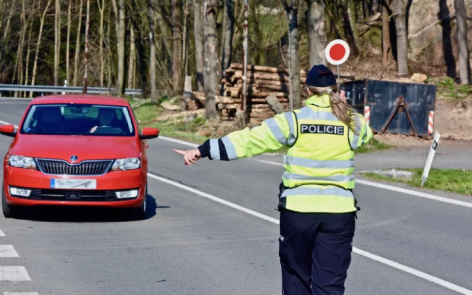 Policie bude měřit rychlost na rizikových místech, žádá veřejnost o tipy