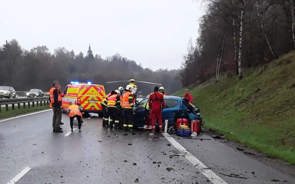 Dopravní nehoda u Dlouhého Mostu.