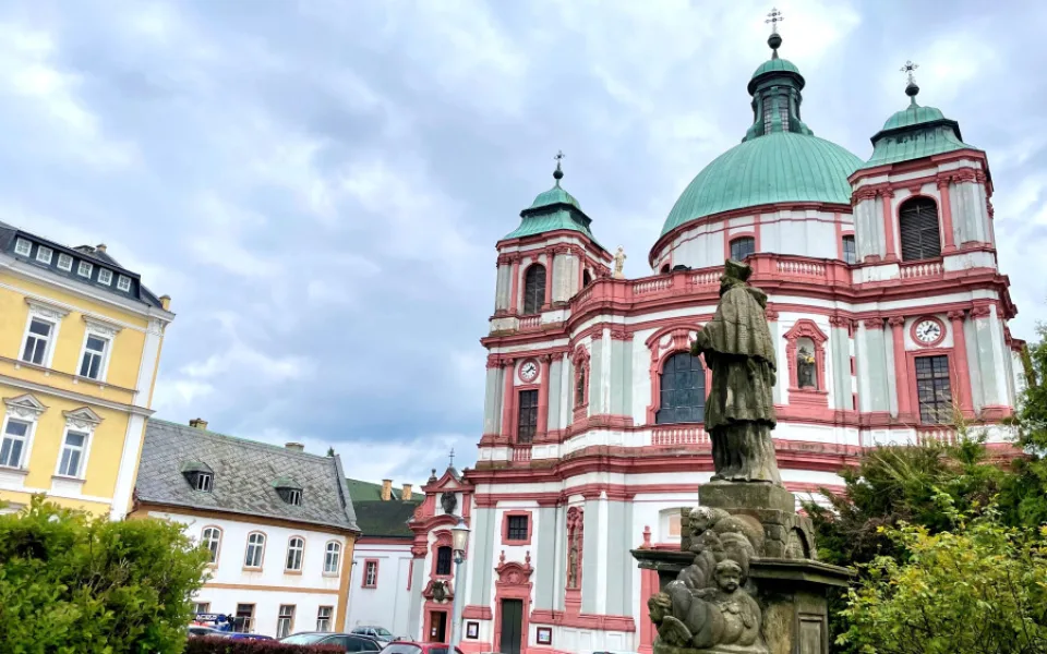 Bazilika s hrobem sv. Zdislavy v Jablonném.