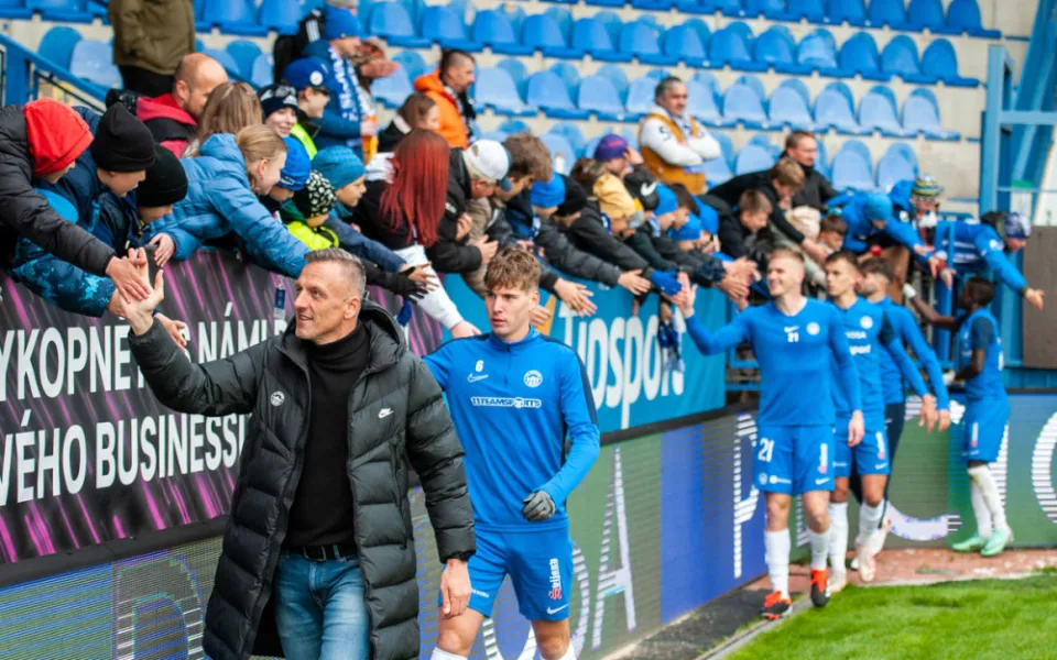 Chtěli jsme vyhrát, remíza je zasloužená, řekl po Hradci trenér Slovanu Kozel