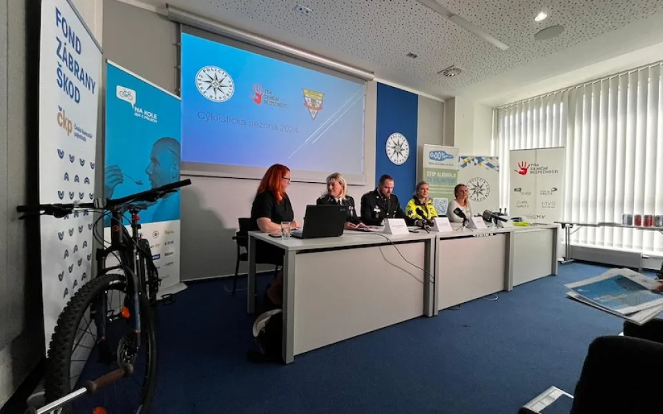 Projekt Na kole jen s přilbou letos rozšíří  komunikační kampaň směrem k rodinám