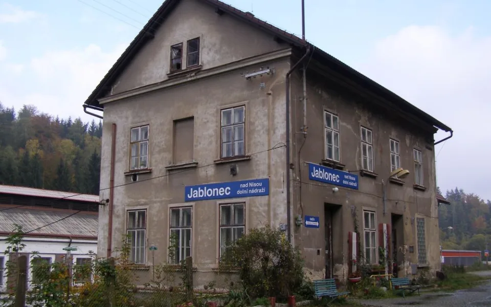 Správa železnic znovu nabízí nevyužívané dolní nádraží v Jablonci nad Nisou