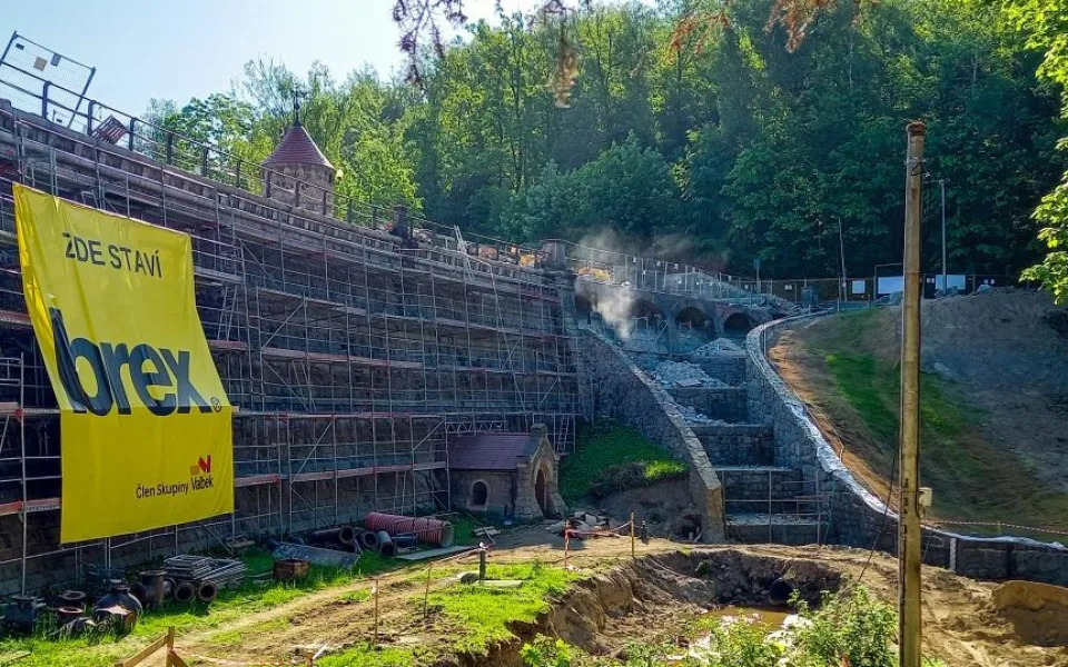 Stavební firma BREX se podílela i na rekonstrukci přehrady v harcově.