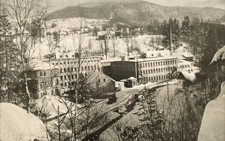 Historická fotografie továrny v Kateřinkách.
