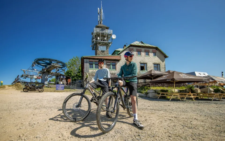 Bikepark Tanvaldský Špičák nabízí adrenalin a zábavu v jednom