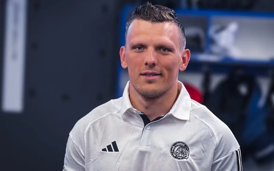 Velký návrat. Tygry po sedmi letech posílí obránce Radim Šimek