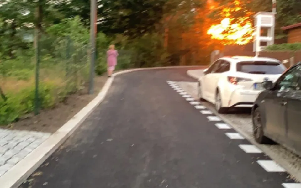 Požár v Liberci. Hořelo v areálu bývalých skokanských můstků nedaleko Masarykovy ulice